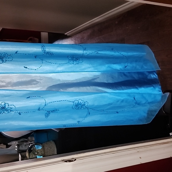 Jessica Dress - Picture 2 of 8